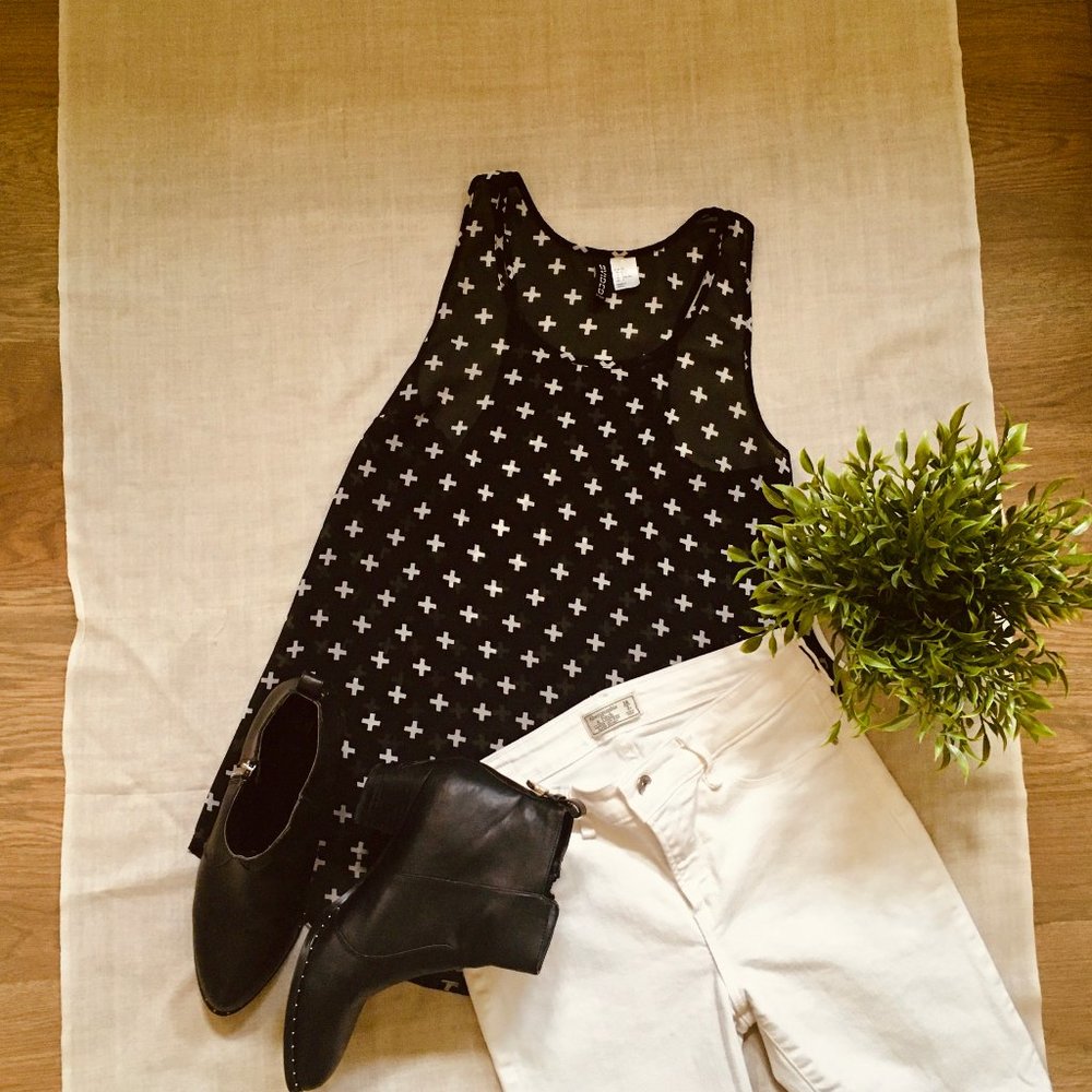 Women’s Cute Tanktop Black with White Crosses